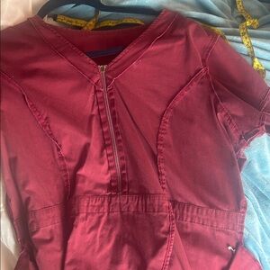 Jaanuu Maroon burgandy Gold Zipper Tulip scrub top XL
